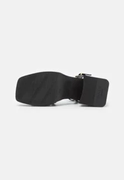 Strap Heeled - Platform Sandals - Black -Stride Shop f265e7eb3c134001ac986333e0170c6d