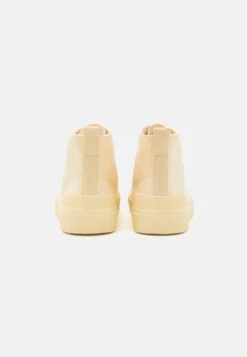 Veja Wata - High-Top Trainers -Stride Shop f4d8374b3a3b4e2bb17c66d50bdb8838