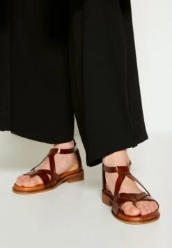 Pavement Githa - Sandals - Tan