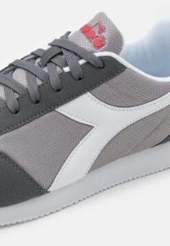 Diadora Simple Run Unisex - Trainers - Paloma Grey -Stride Shop f94114091e084621b25905d6ea1e9e8a