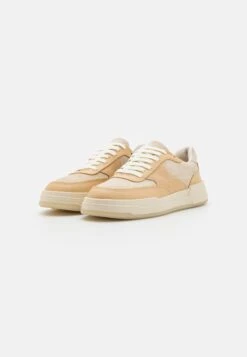 Vagabond Selena - Trainers - Off White/Butter -Stride Shop fbf10251e1254e17aa3407d4279cafaf