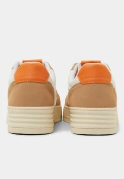 ESPRIT Mit Plateausohle - Trainers - Camel -Stride Shop fd5e1a4bccdd46399d8c9845b2cc41e1