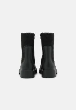 Unisa Fluor - Classic Ankle Boots - Pon Black -Stride Shop fdb7335ded9a4e1f9c21961a8eba8426